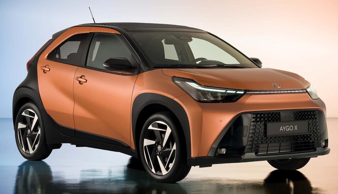 Toyota представила оновлену Aygo X
