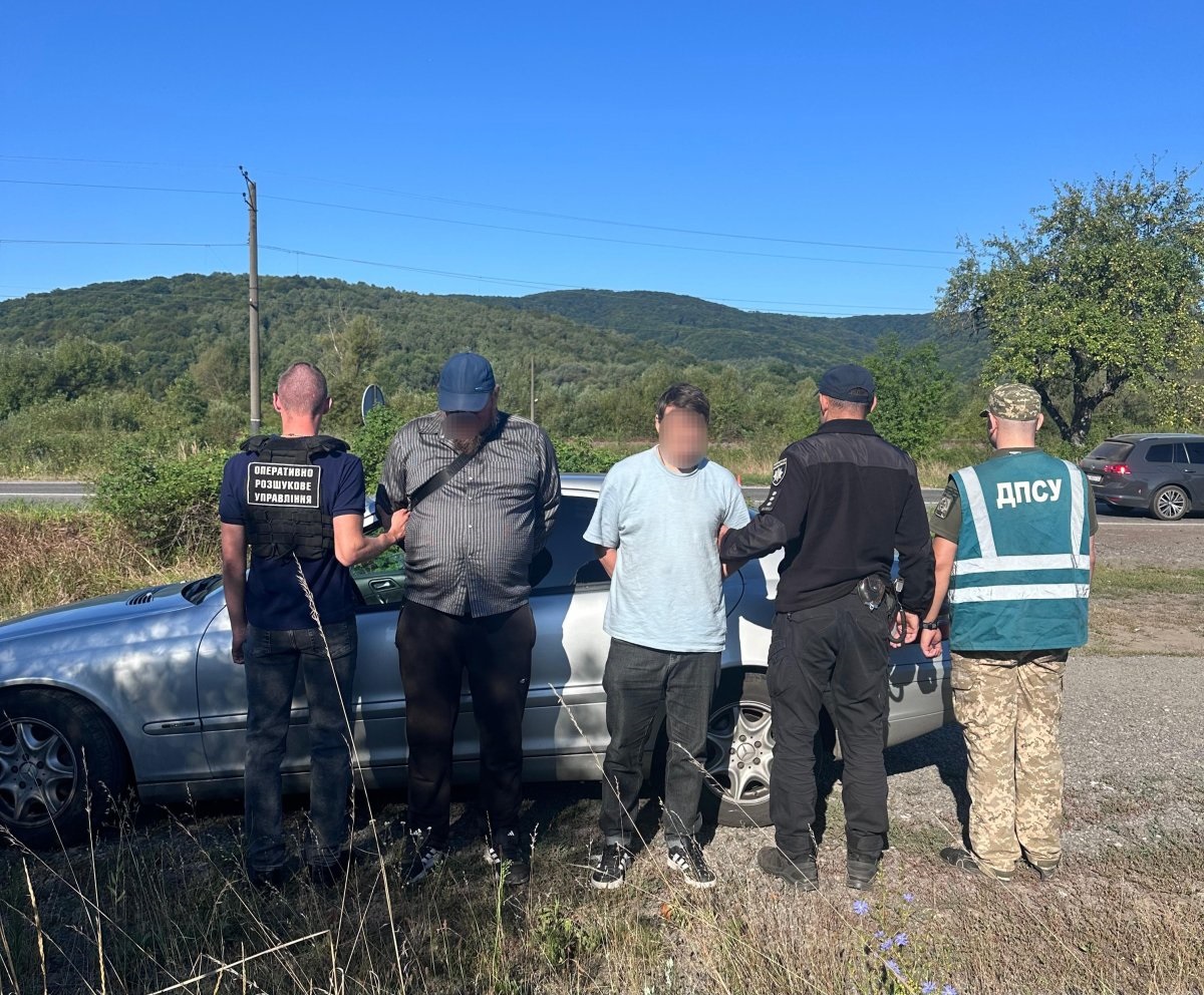 Священник УПЦ МП хотів провезти ухилянта під рясою