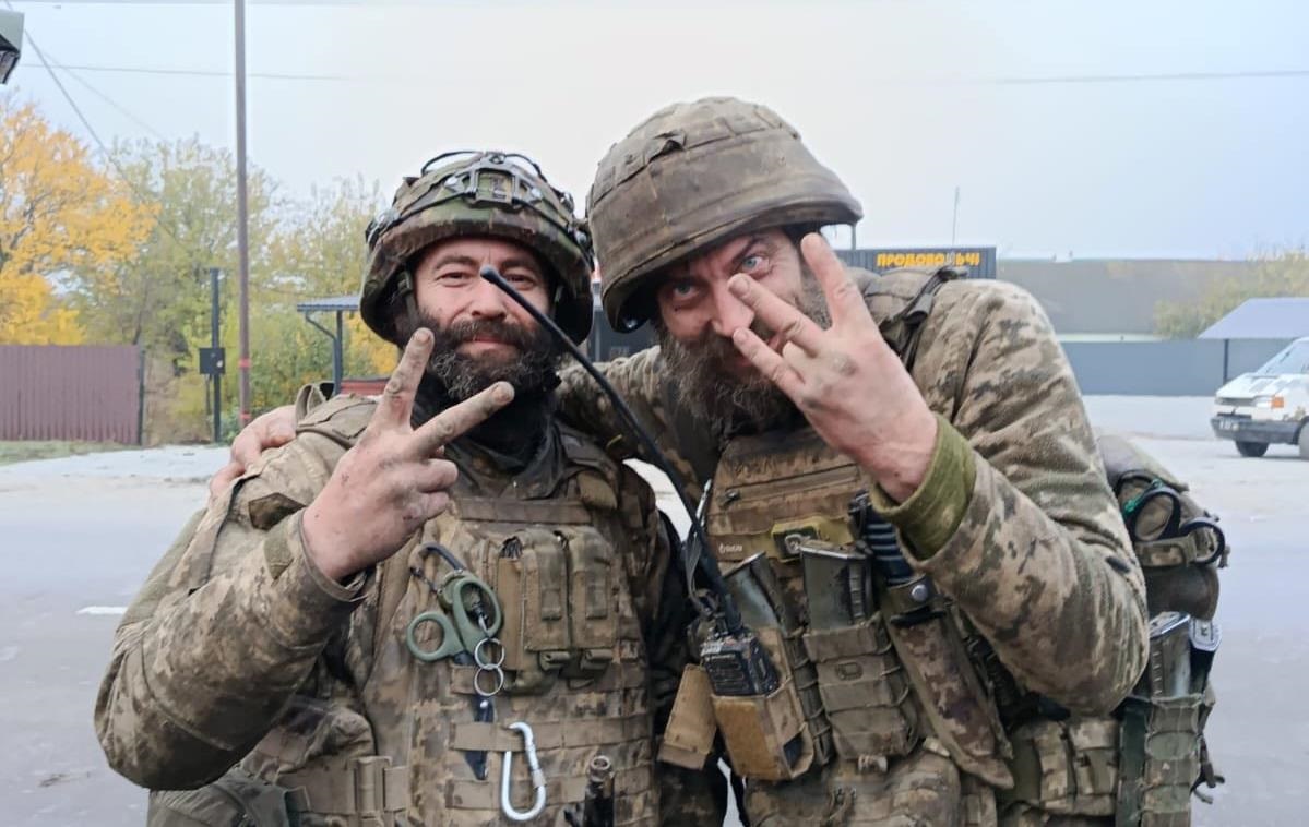 Новини України - Понад 160 діб утримували позицію: Зеленський нагородив двох воїнів