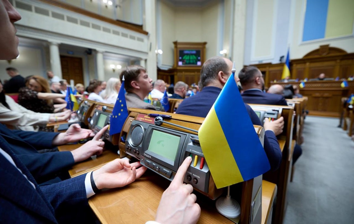 Новини України - Рада підвищила виплати при народженні дитини