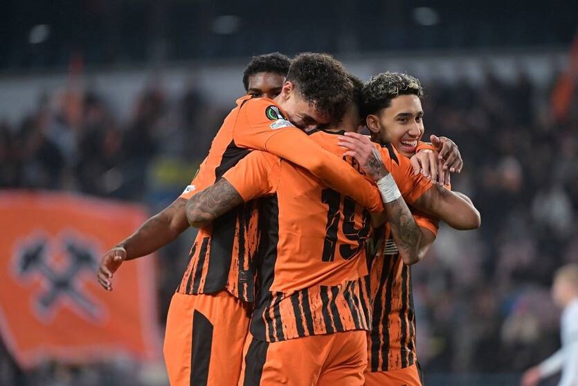 Новини спорту - Шахтар зміцнив свої перші позиції після перемоги 6:0 над Оболонню