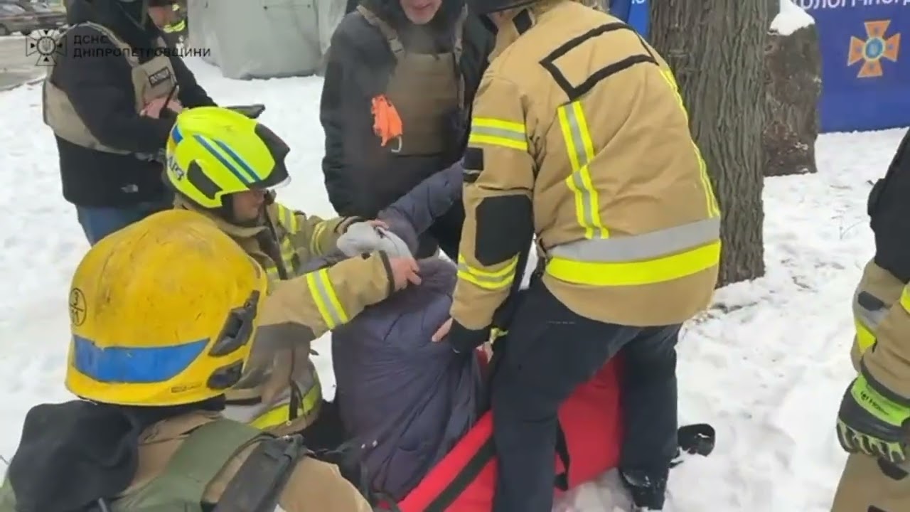 Удар по багатоповерхівці у Дніпрі: рятувальна операція та наслідки атаки БПЛА