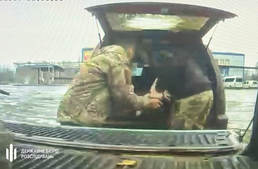 На Донеччині викрили військового на спробі продажу кулеметів